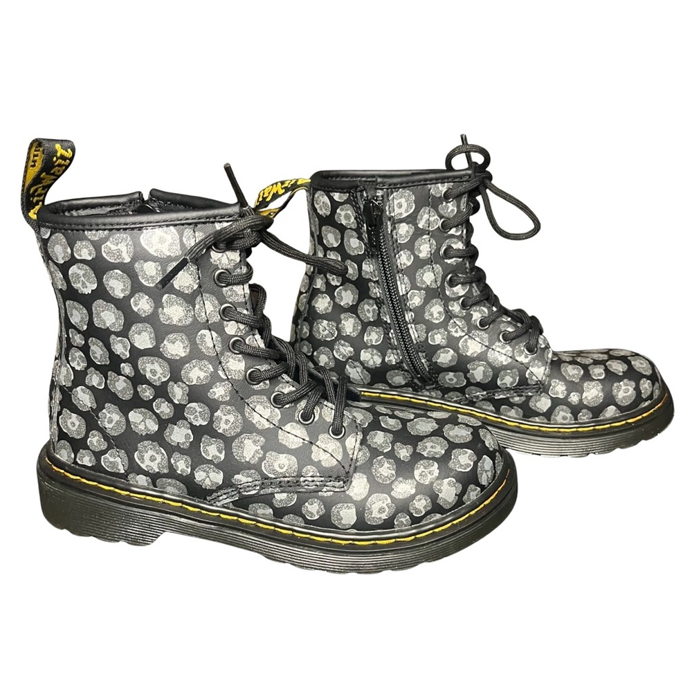 Dr. Martens- Black and Silver w/Glitter- Kids size 2- EUC Like New